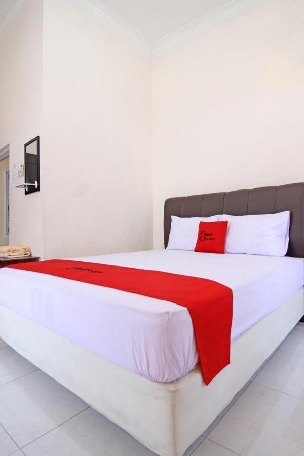 Hotel Reddoorz Near Umy Yogyakarta Ngabean Exterior foto