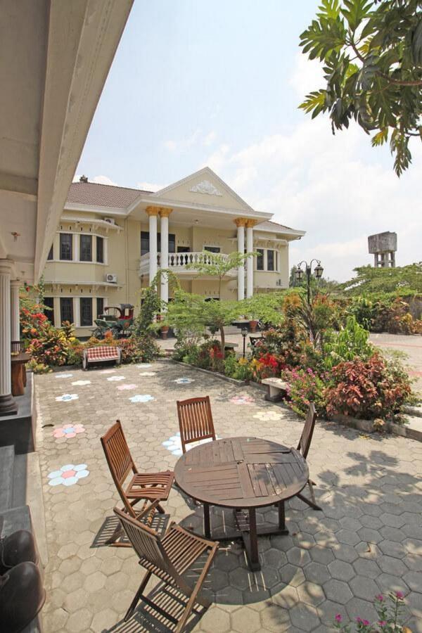 Hotel Reddoorz Near Umy Yogyakarta Ngabean Exterior foto