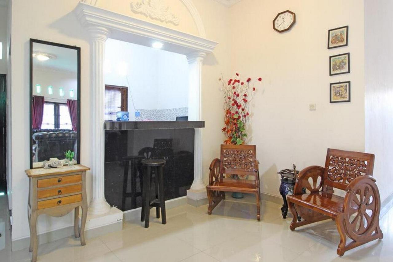 Hotel Reddoorz Near Umy Yogyakarta Ngabean Exterior foto