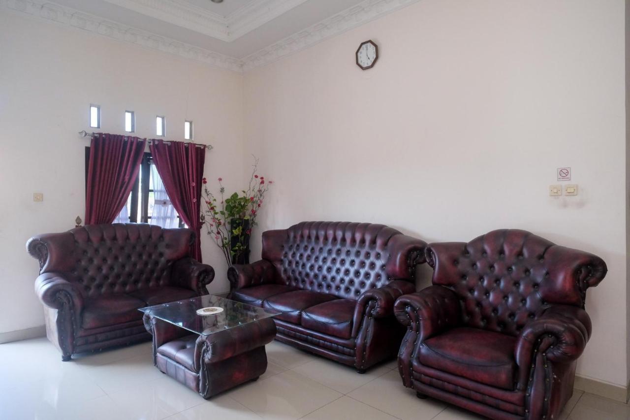 Hotel Reddoorz Near Umy Yogyakarta Ngabean Exterior foto